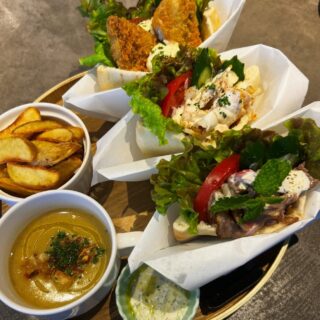「どこも混んでる…」そんなGWに。 並ばず手軽に食べれる ピタサ…